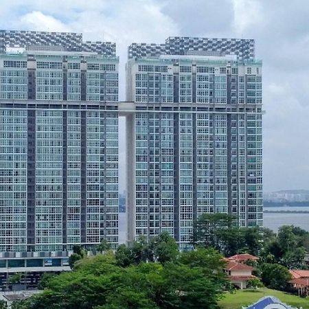 Experience The Coast - Hostahome Suites At Paragon Residence Near Downtown 新山 外观 照片